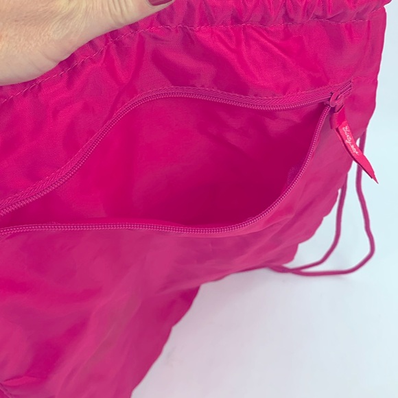 Thirty One Pink ruffled Cinch Bag Fuschia Drawstrings Zip Pocket Discontinued - Picture 6 of 9